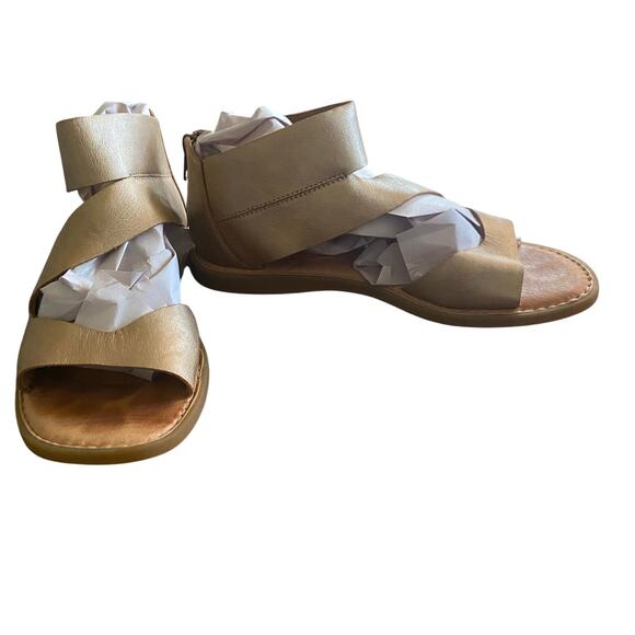 Born BR0018310 Gold Leather Gladiator Sandals Zip Back Women’s 9M Comfort Casual - Picture 2 of 8